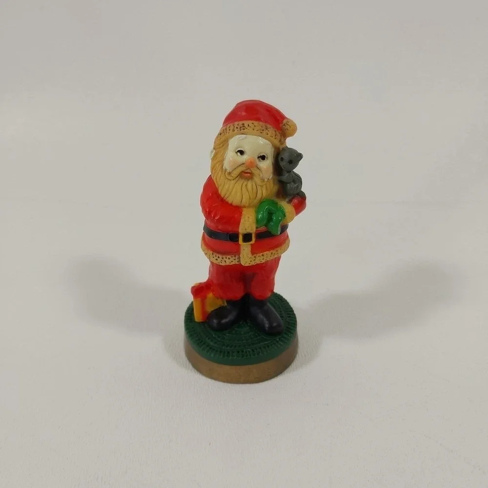 Vtg Hallmark Merry Miniature Plastic Santa‎ Claus with Kitty 2.75
